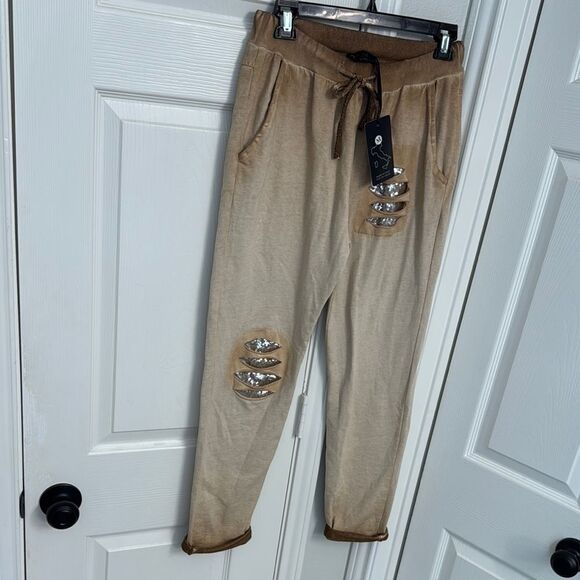 4/$100 Bella Amore Italian Tan Pants with Silver Sequin Accents NWT - Picture 5 of 10